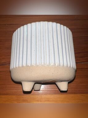 Ribbed Ceramic Planter